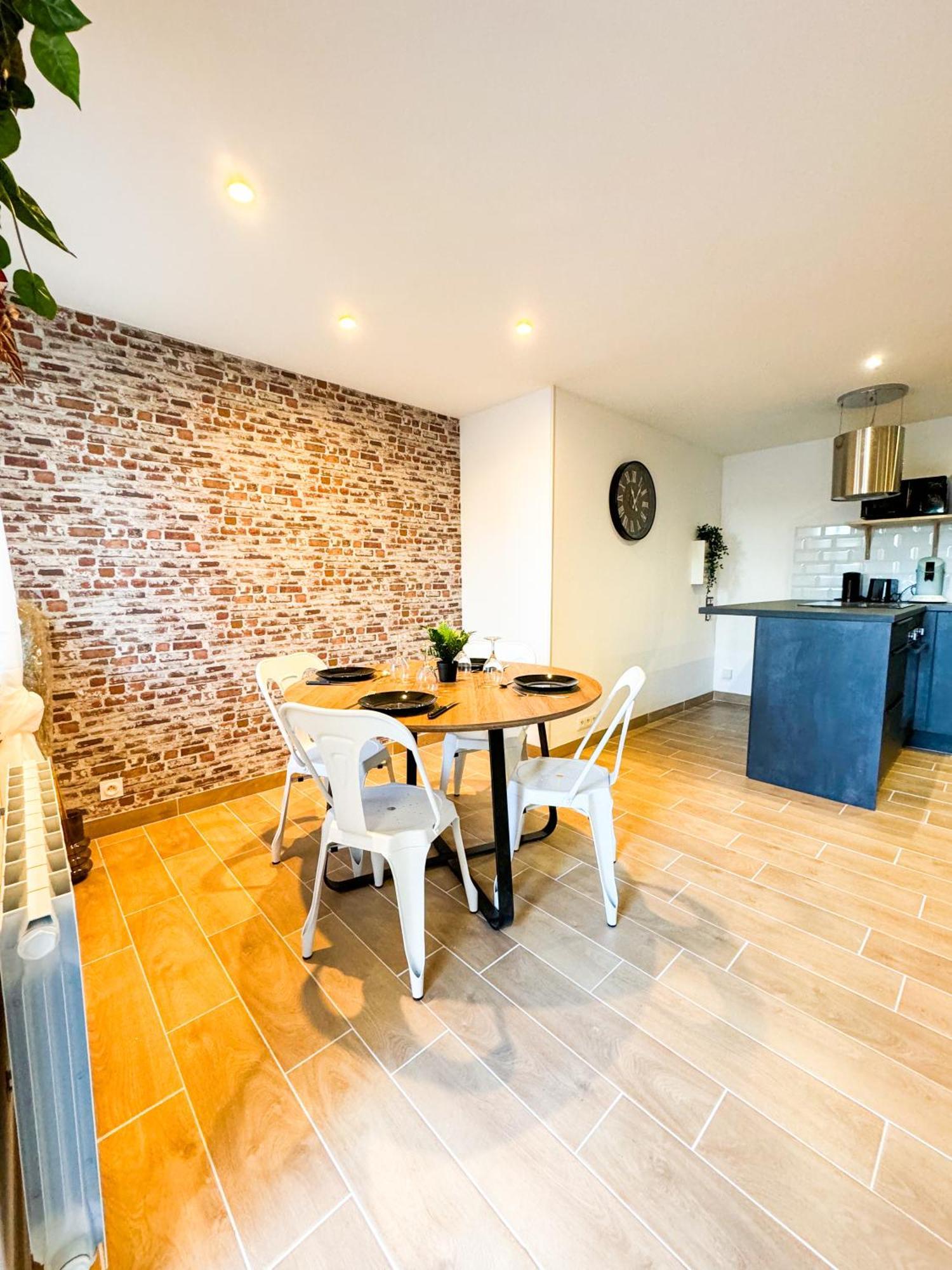 *new*_ L'industriel Chic Au Coeur De _ Apartment Guingamp
