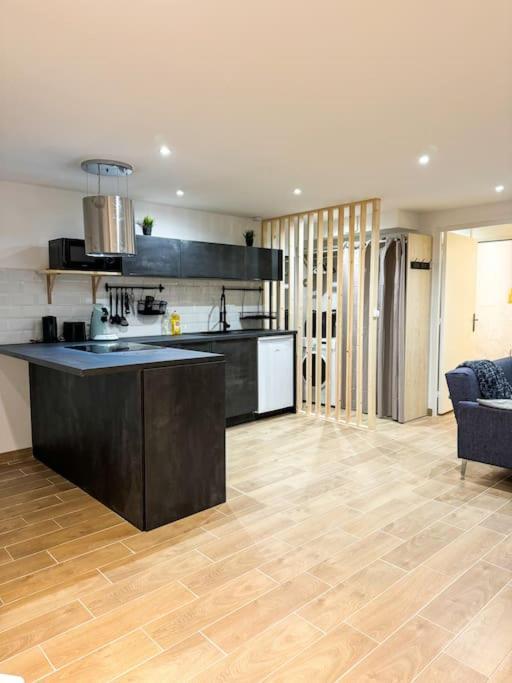 *new*_ L'industriel Chic Au Coeur De _ Apartment